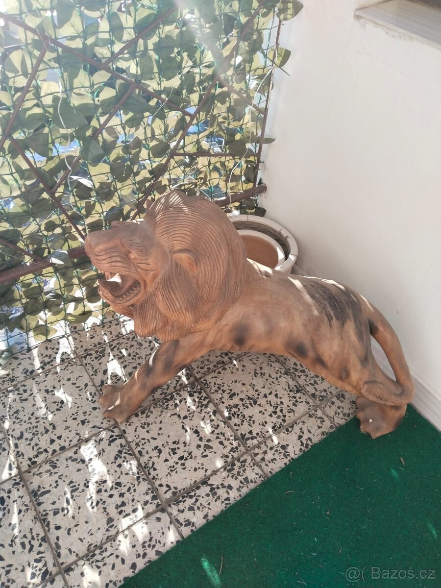 Velká soška lev - 2