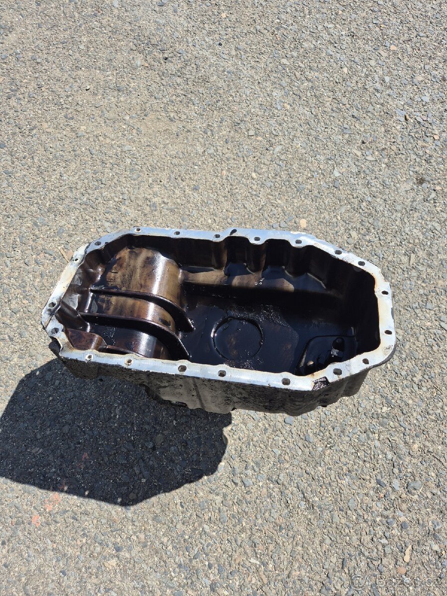 Olejová vana GOLF IV 1.6 16V - 2