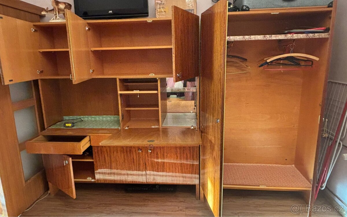 Nábytková stěna - 2