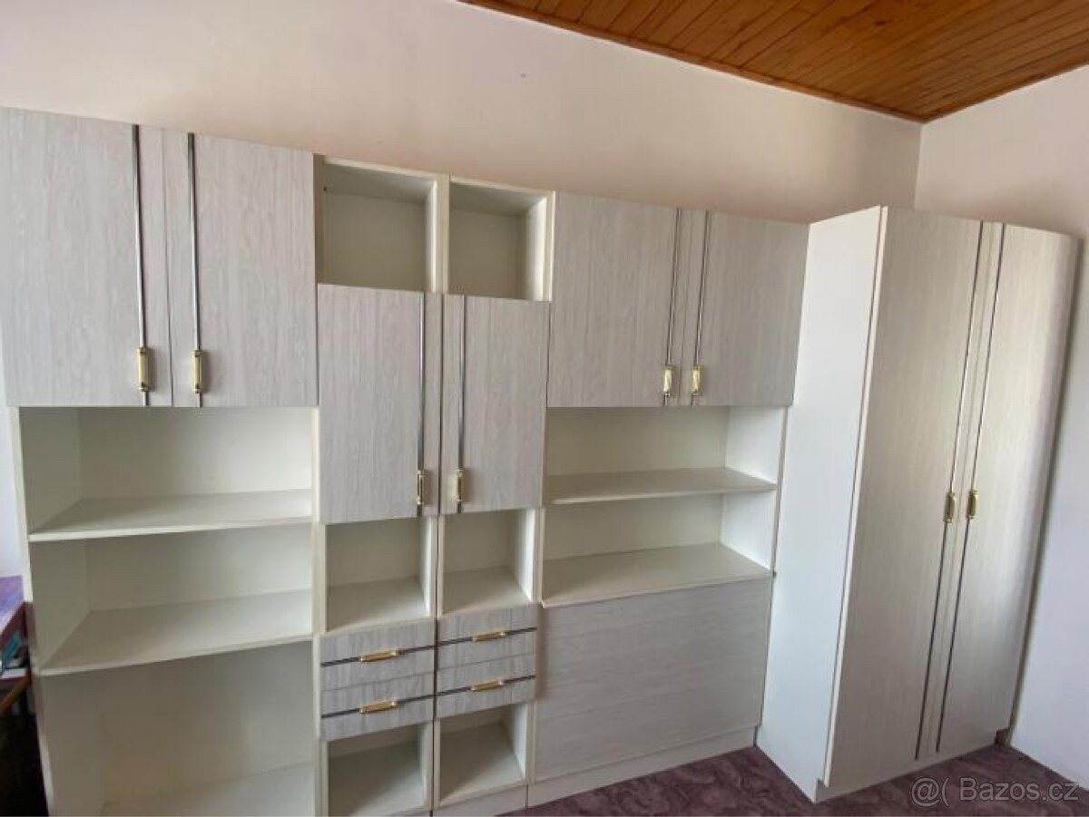bílé skříně - 2