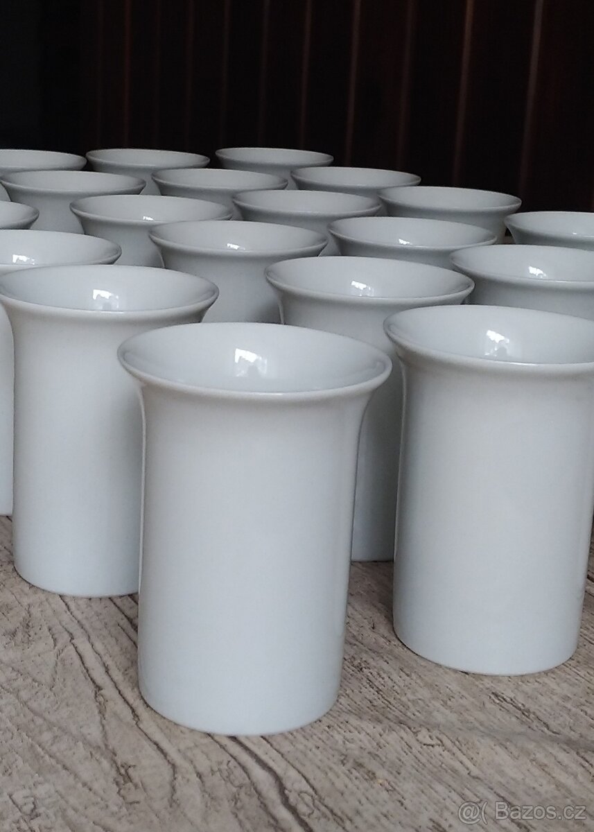 Porcelánové hrníčky bez ouška - nové - 2