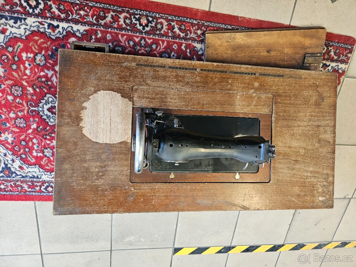 Šicí stroj LADA - 2