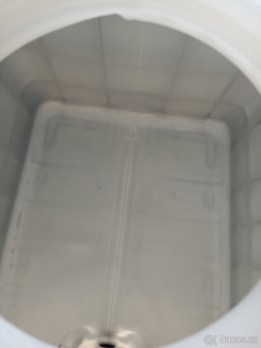 IBC kontejner s velkým otvorem - 2