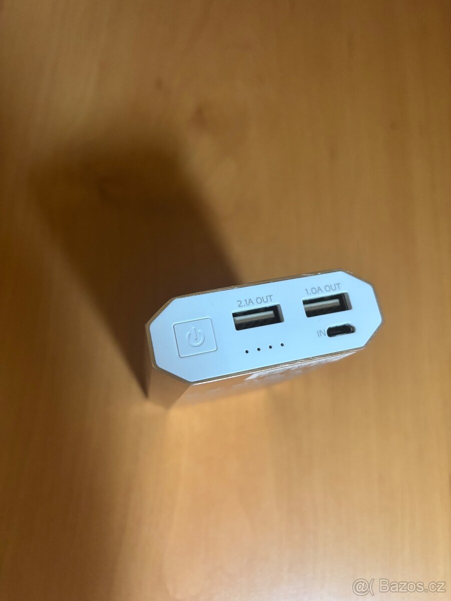 Powerbanka ADATA A10050 10050mAh (AA10050-5V-CGD) zlatá - 2