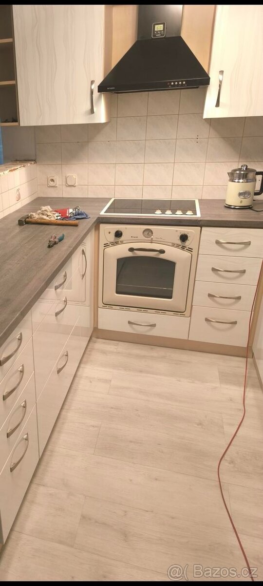 Prodáme digestoř plně funkční - 2