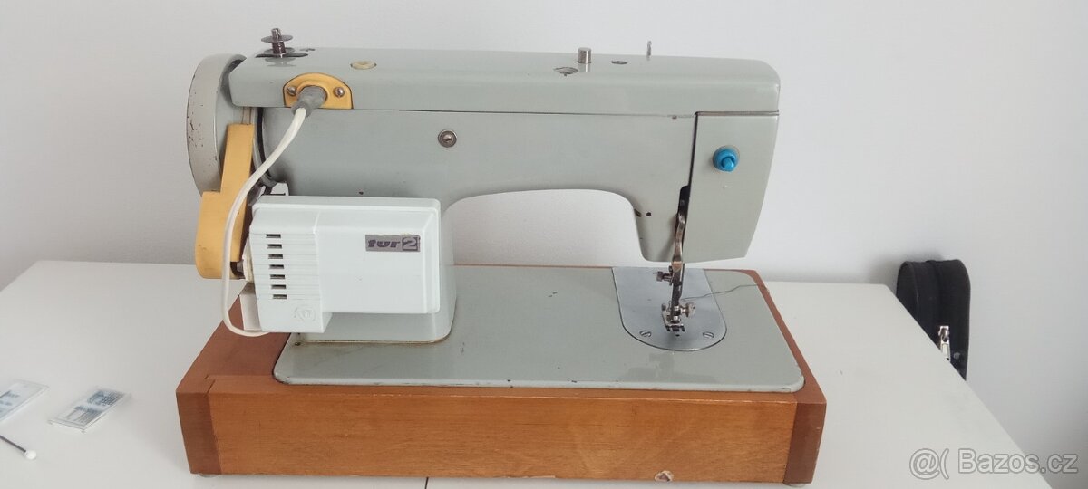 Šicí stroj v kufříku Podolsk - 2