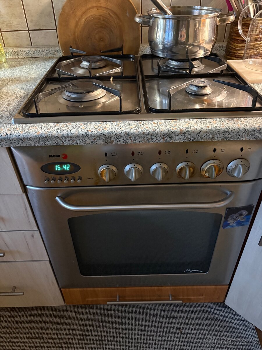 Vestavna trouba Fagor vč plynove desky - 2