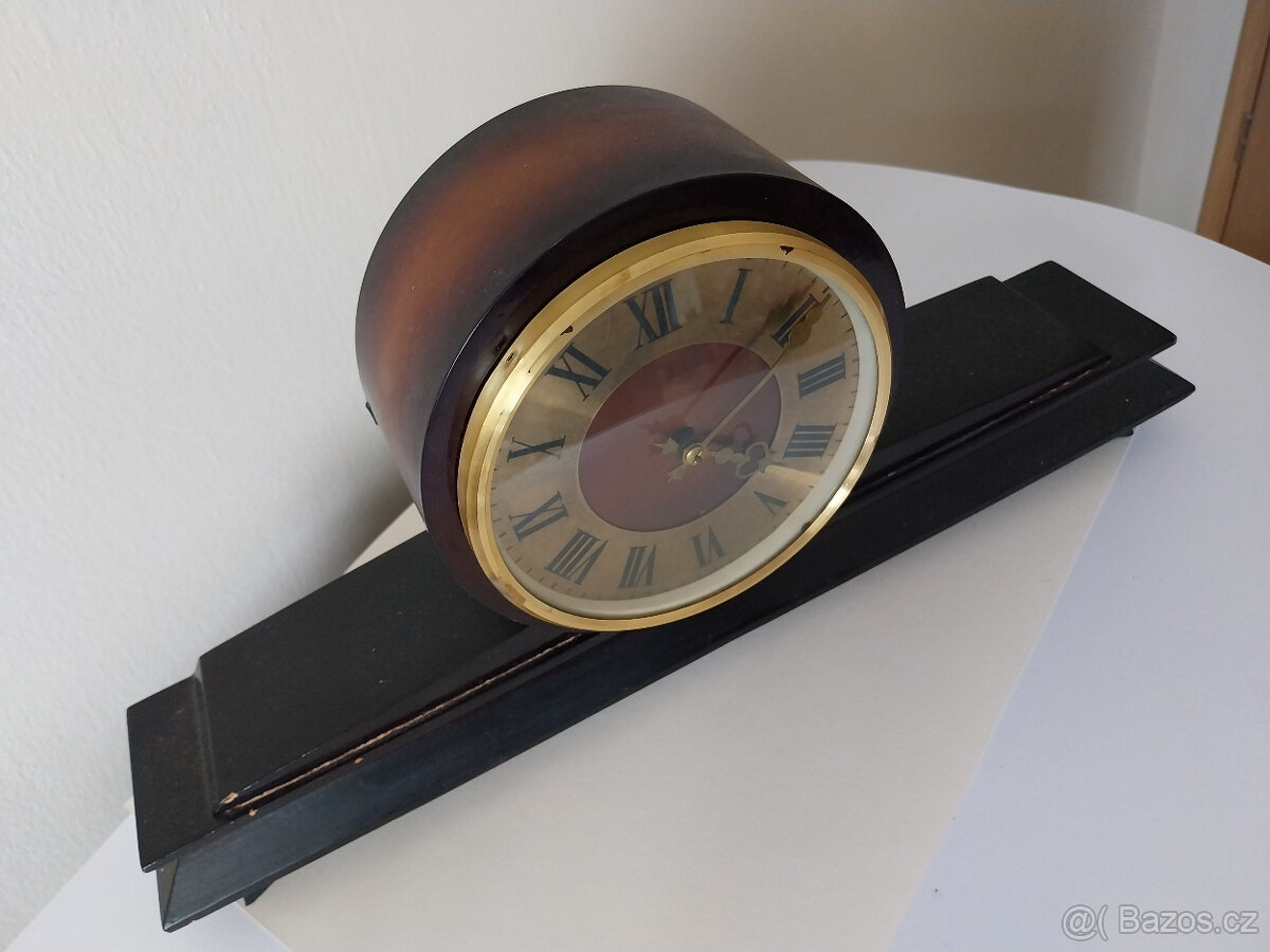 Sovětské stolní hodiny Vesna, 60tá léta - 2