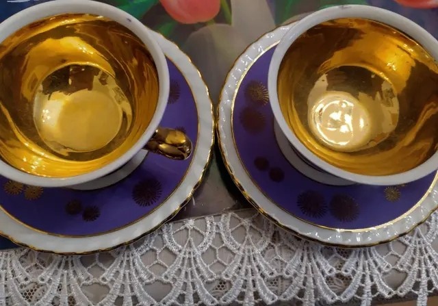 prodám dva hrníčky porcelán - 2