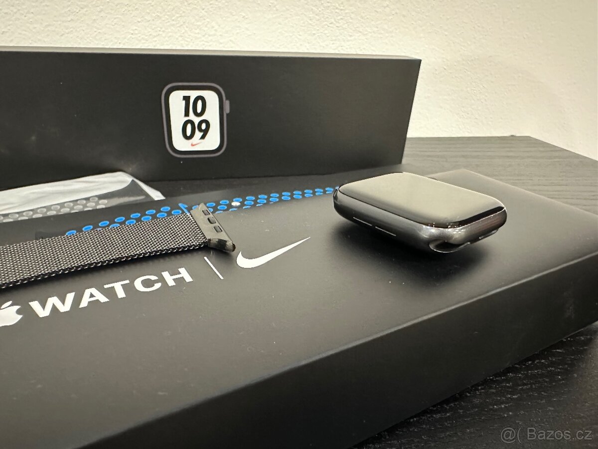 Apple Watch SE Nike Space Gray 44mm - 2