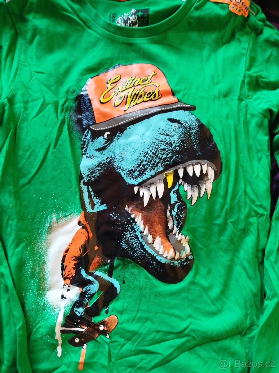 Chlapecké tričko velikost 146/152 - 2