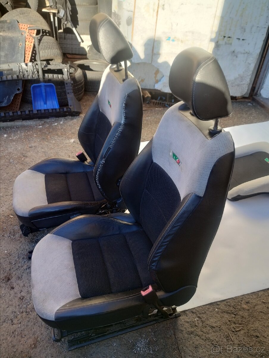 Škoda Fabia RS - přední sedadla - 2