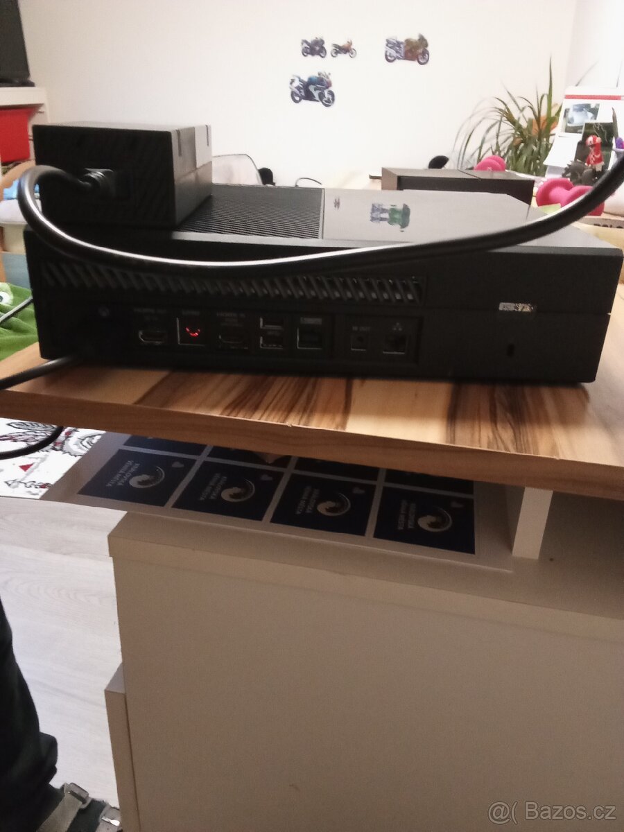 Xbox one nefunkční více v popisku - 2