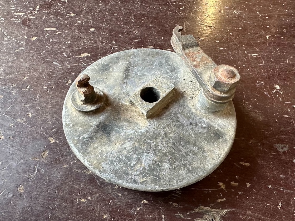 Predám brzdový štít ČZ 125c 150c - 2