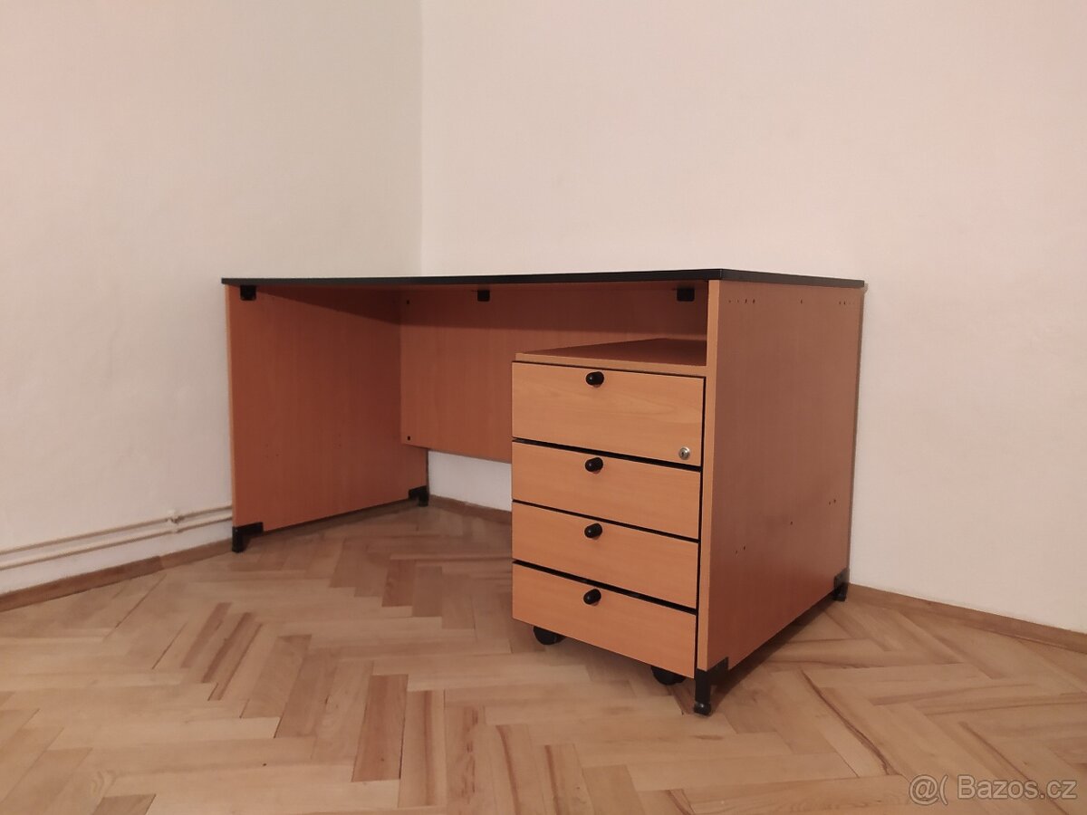 Velký pracovní stůl - 2