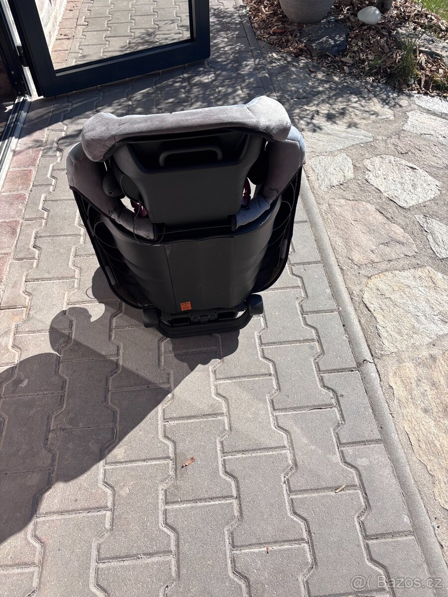 Autosedačka Recaro s repráčky - 2