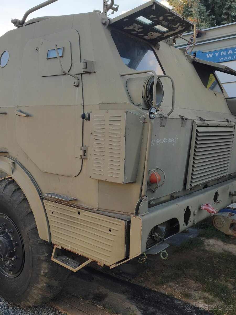 Tatra 813 , 8x8 - 2