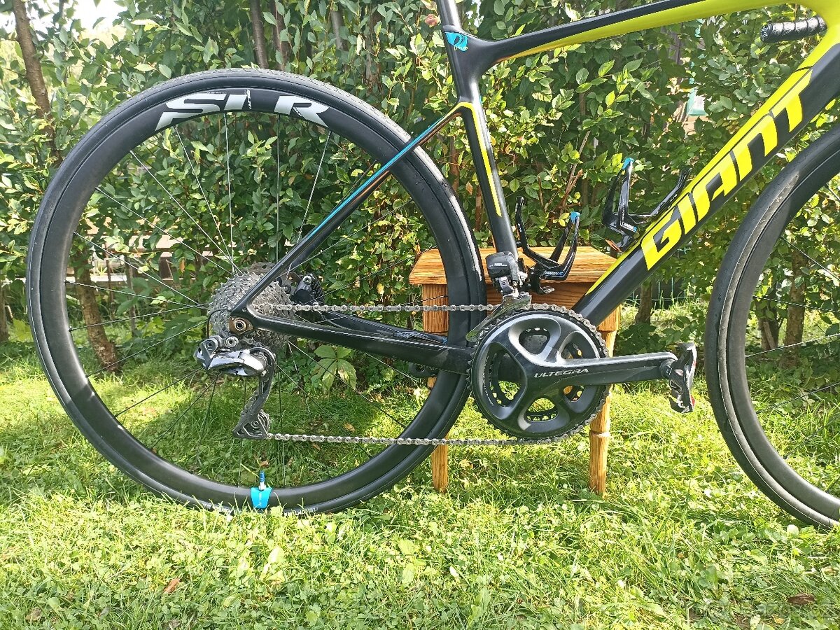 Giant Defy Advanced Pro 0 (2017) - 2