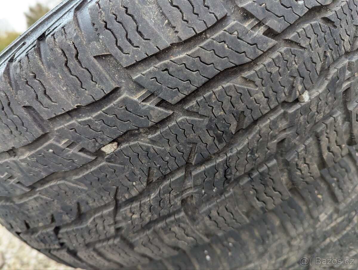 4x zimní Nokian 215/65R16 C - 2