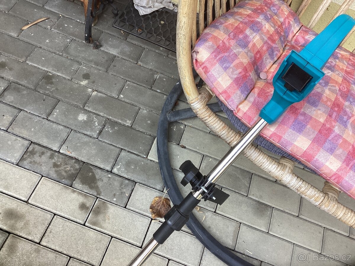 Prodám malý aku vyžínač - 2