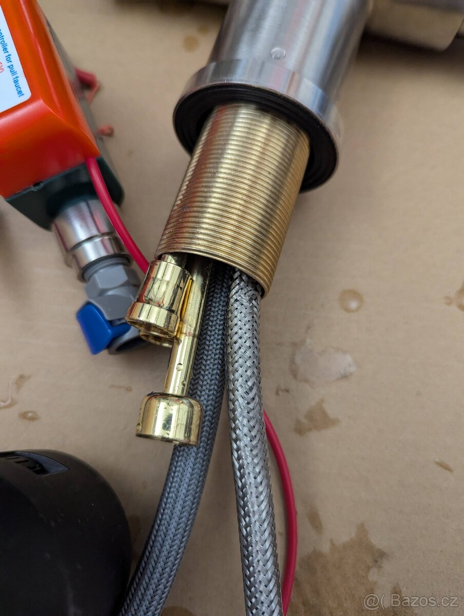 trojcestná dřezová baterie s vytahovací sprškou - 2