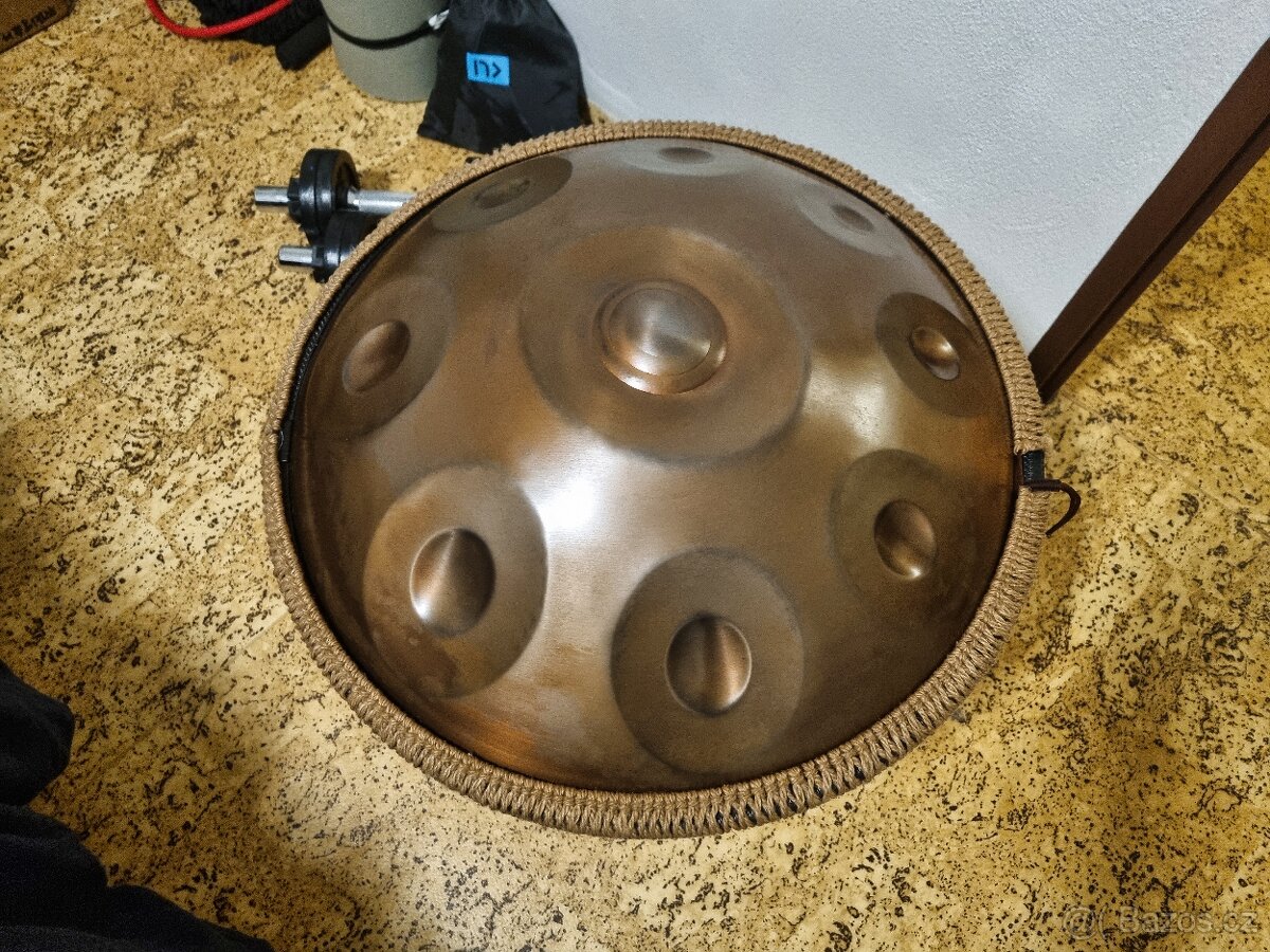 Handpan 18" D Kurd (D moll / + Příslušenství / Meditační - 2
