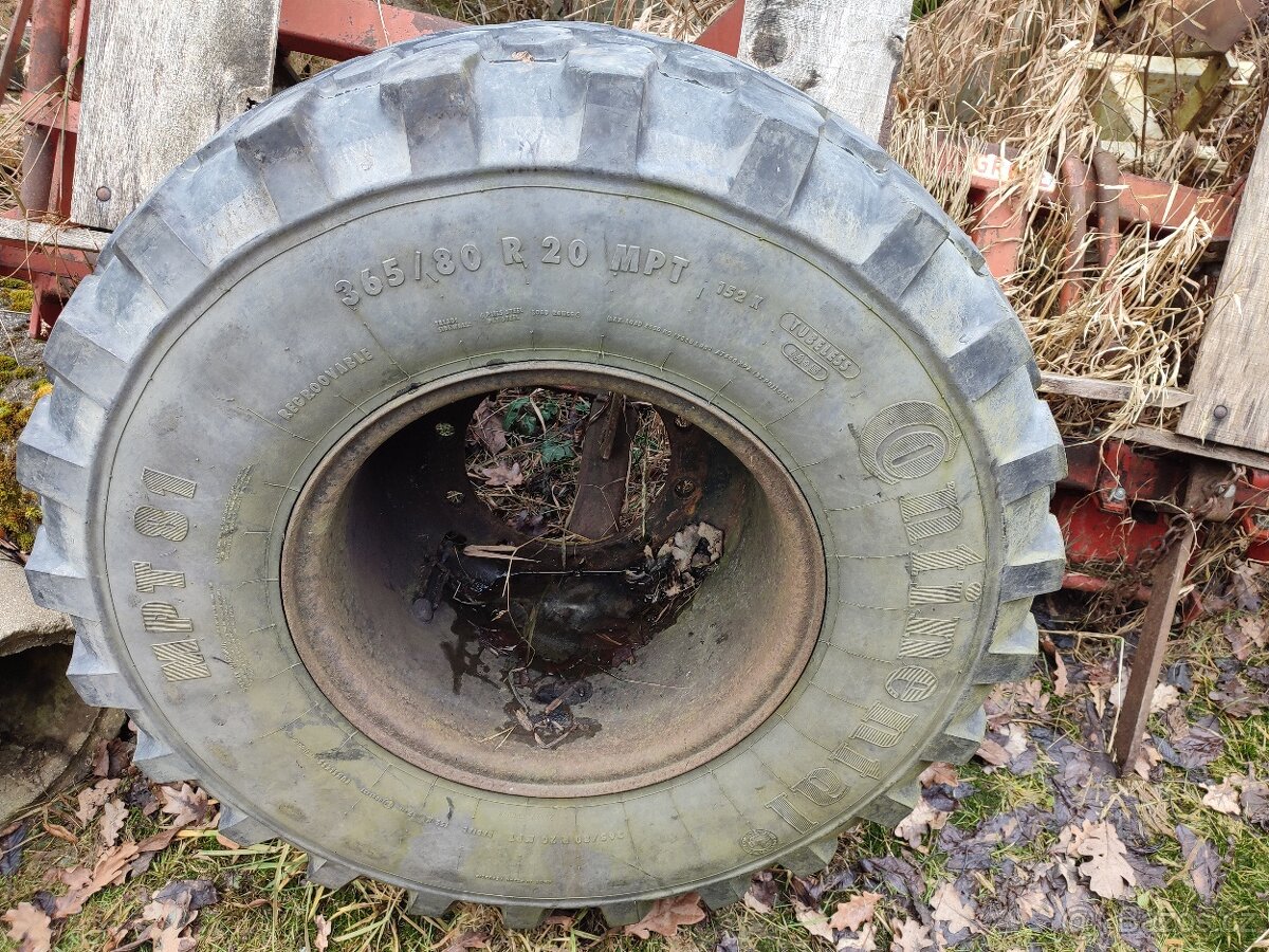 Pneu s diskem 365/80 R20 - 2