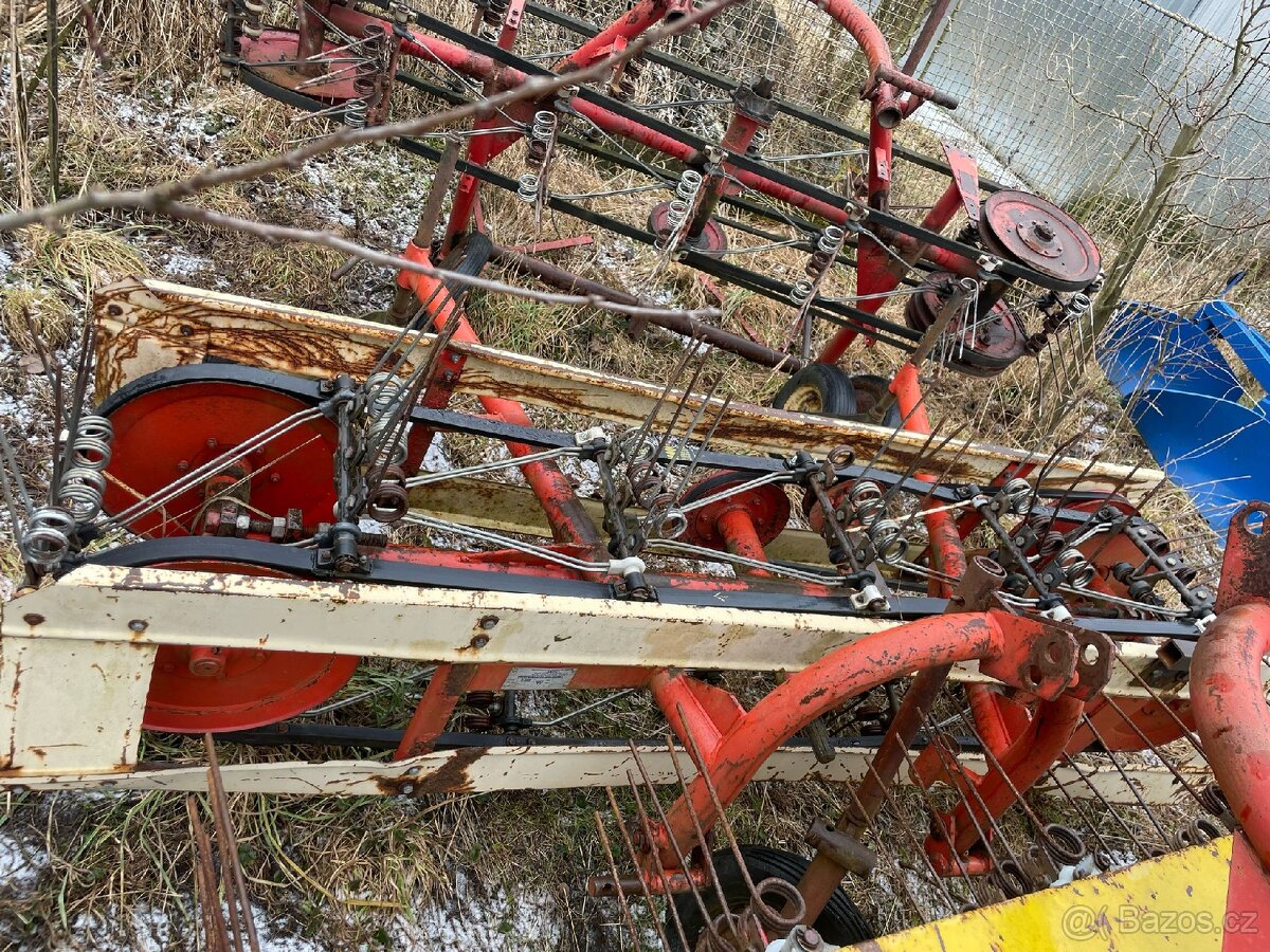 Obraceč a shrnovač sena Akpil - 2