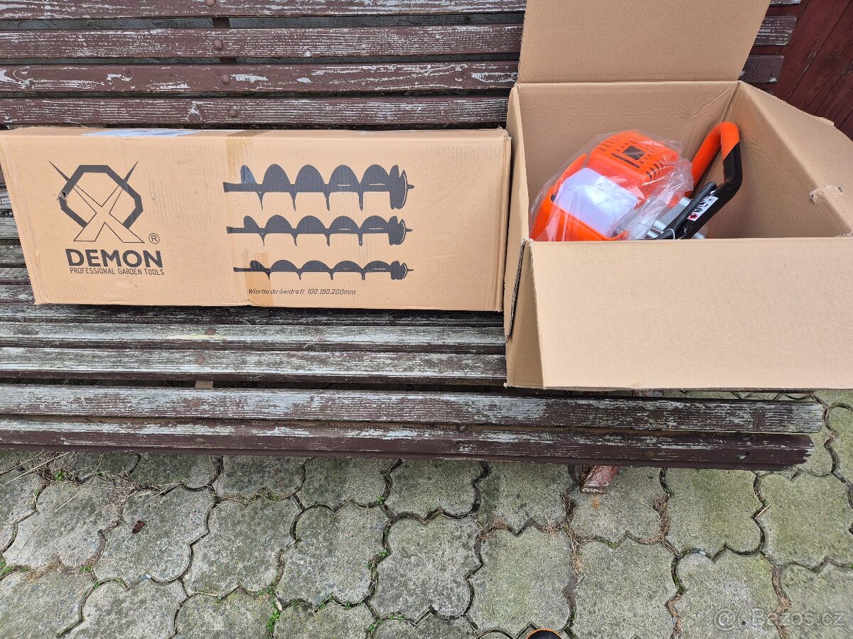 Zemní vrták 68 ccm Demon + 3 vrtáky - 2