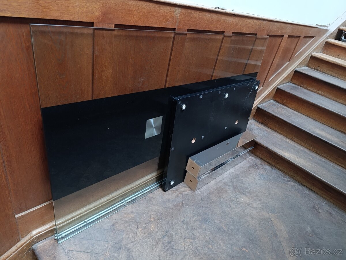 Jídelní stůl a židle - 2