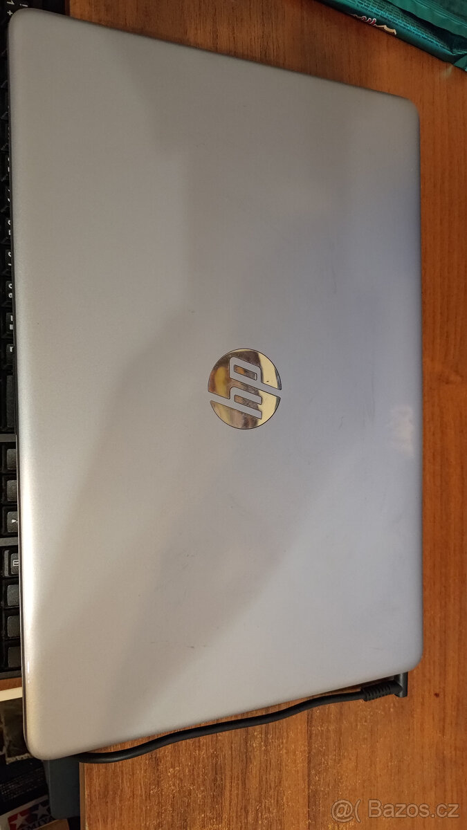 HP255 G8 AMD Ryzen 5 5500U s Radeon graphics - 2