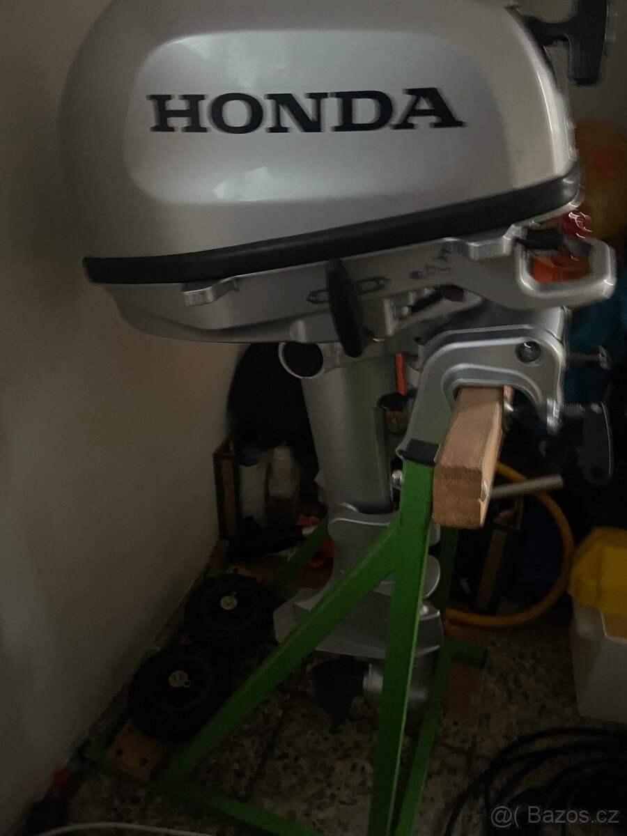 Člun Honda 5HP - 2