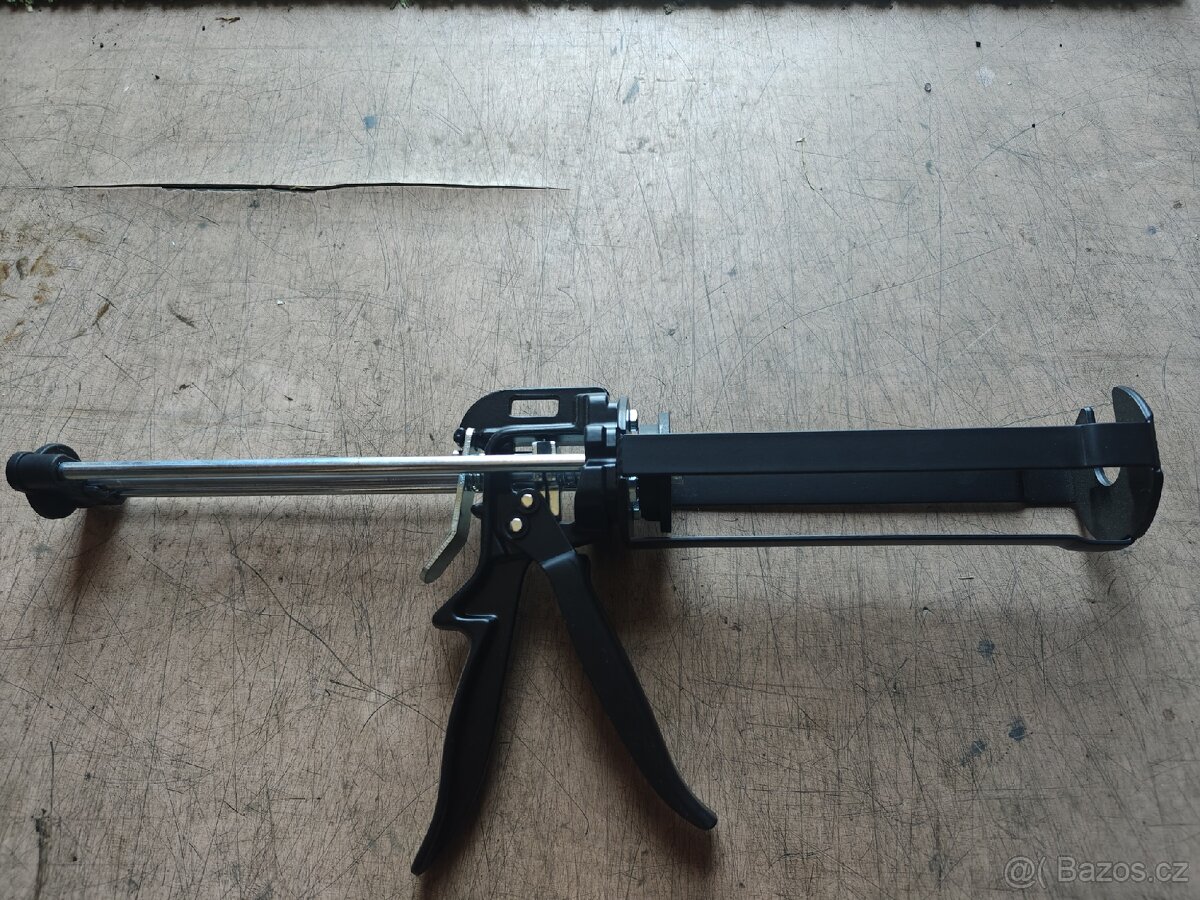 emkotvuNová vytlačovací pistol na ch - 2