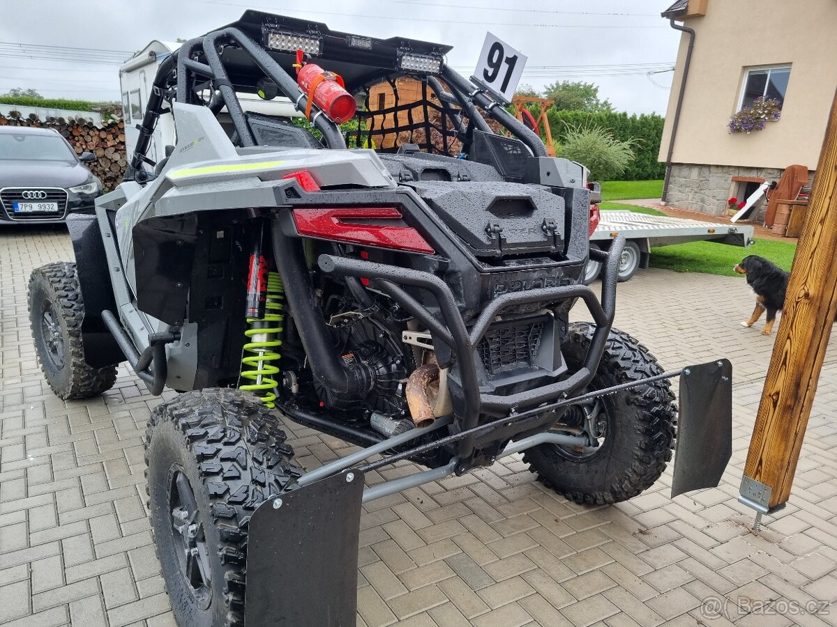 Polaris RZR 1000 Turbo R, SPZ, najeto 3300 km, rok 22