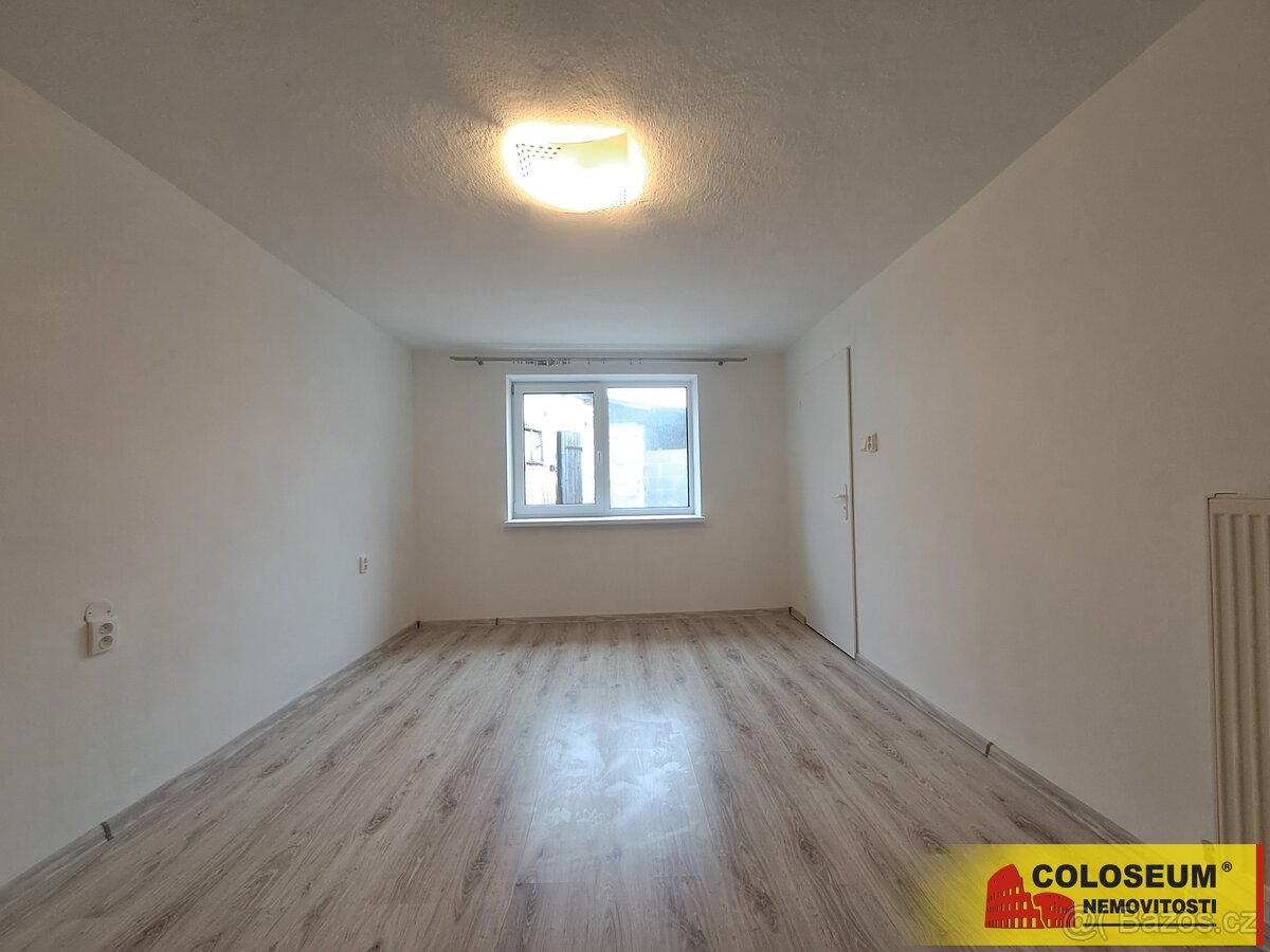 Znojmo - Konice, pronájem bytu 3+1, 65 m2, nezařízený - byt - 2