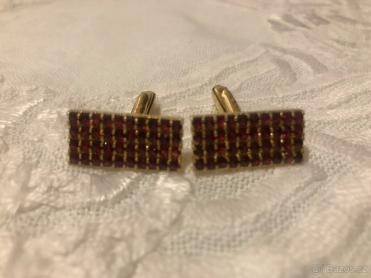 Predám strieborné manžetové gombiky s českym granátom - 2