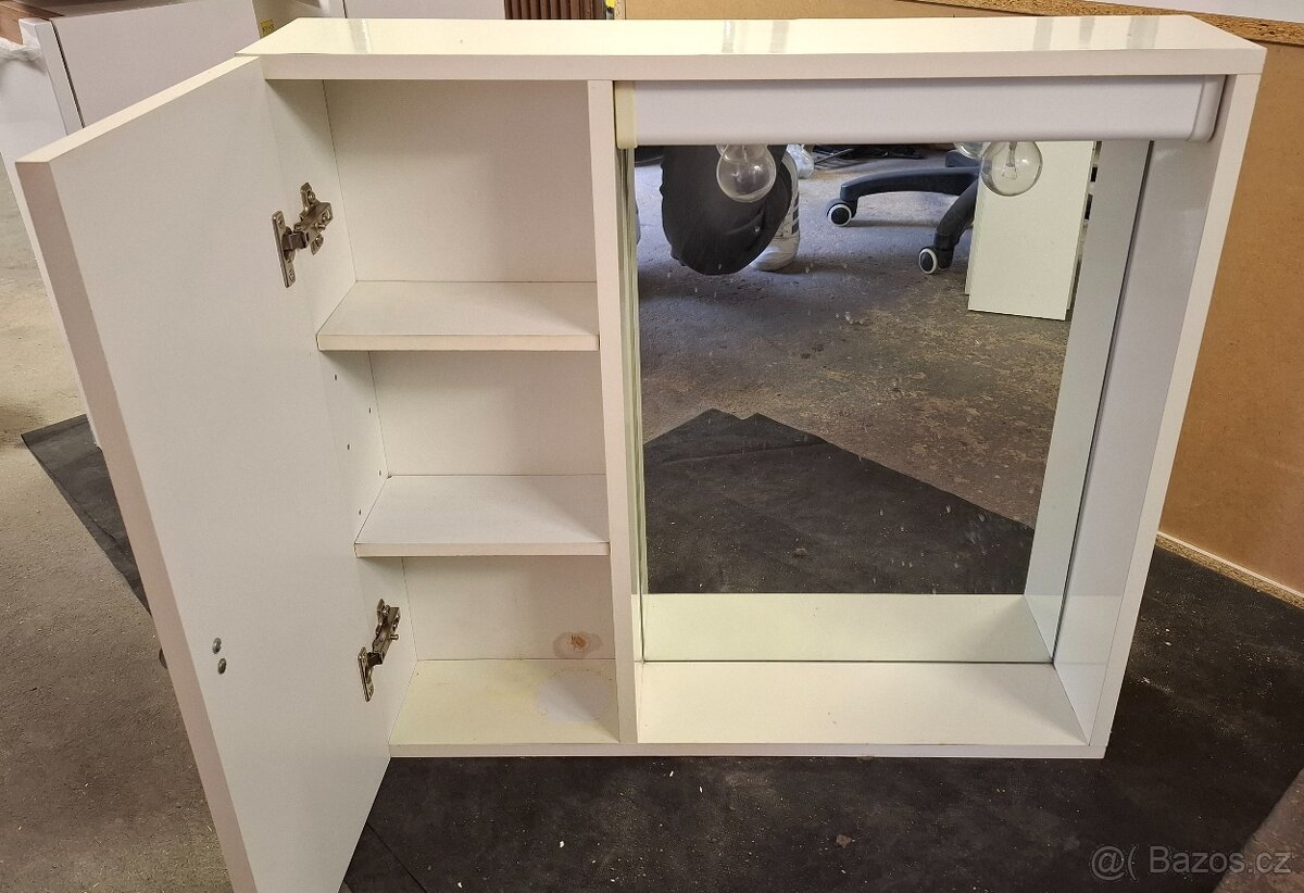 Koupelnová skříňka - 2