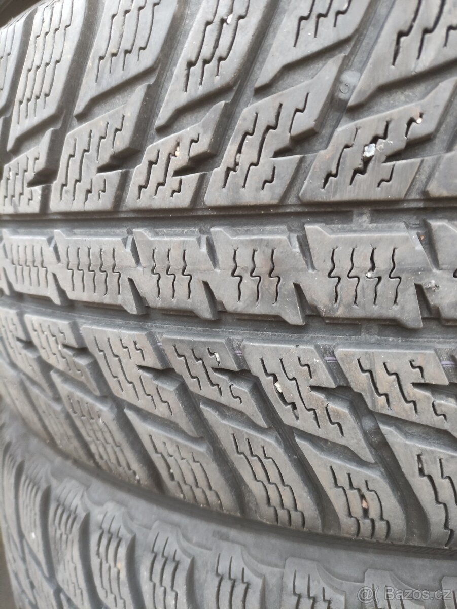 Zimni pneu Nokian 225/60 R17 - 2
