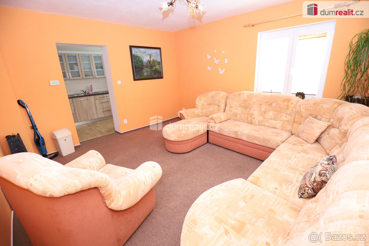 Pěkný rodinný dům 4+1 s garáží, sklepem, půdou v Kraslicích - 2