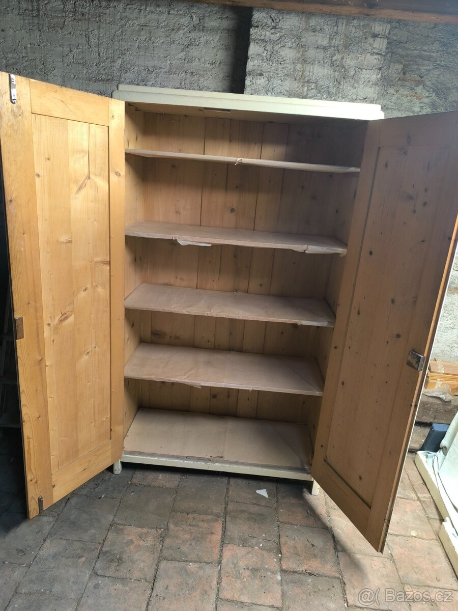 Prodám starý nábytek - 2