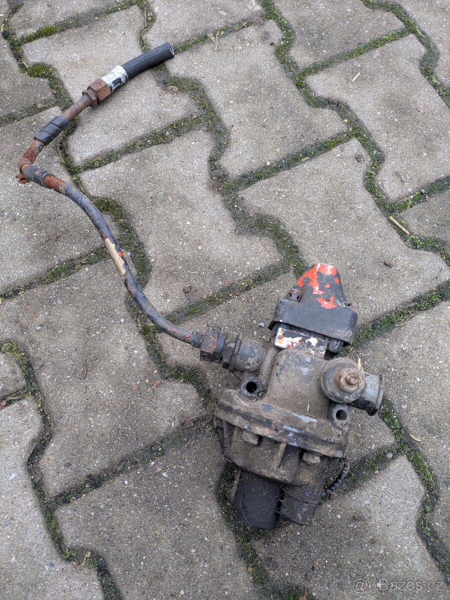 Regulátor a přepouštěč tlaku vzduchu - 2