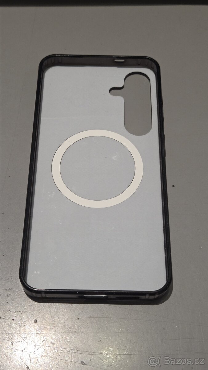 Guess MagSafe kryt Samsung Galaxy S25+ černý
- 2