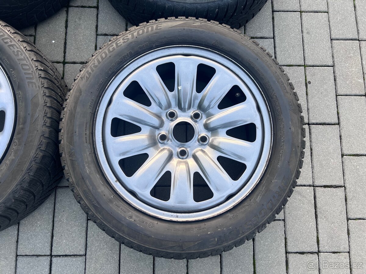 Škoda - 16" kola + zimní 205/55 R16 5-6mm - 2