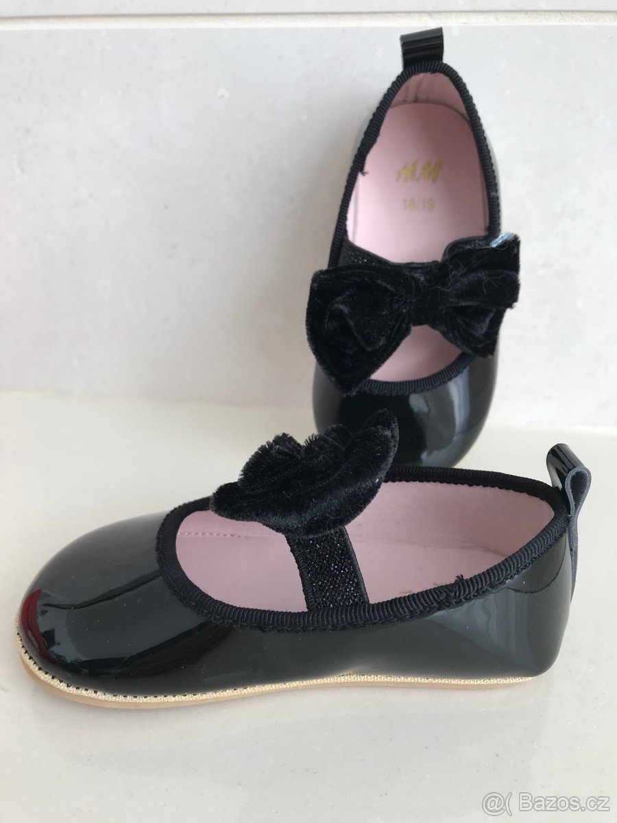 NOVÉ capačky cerne lakovane HM,vel.18/19 - 2