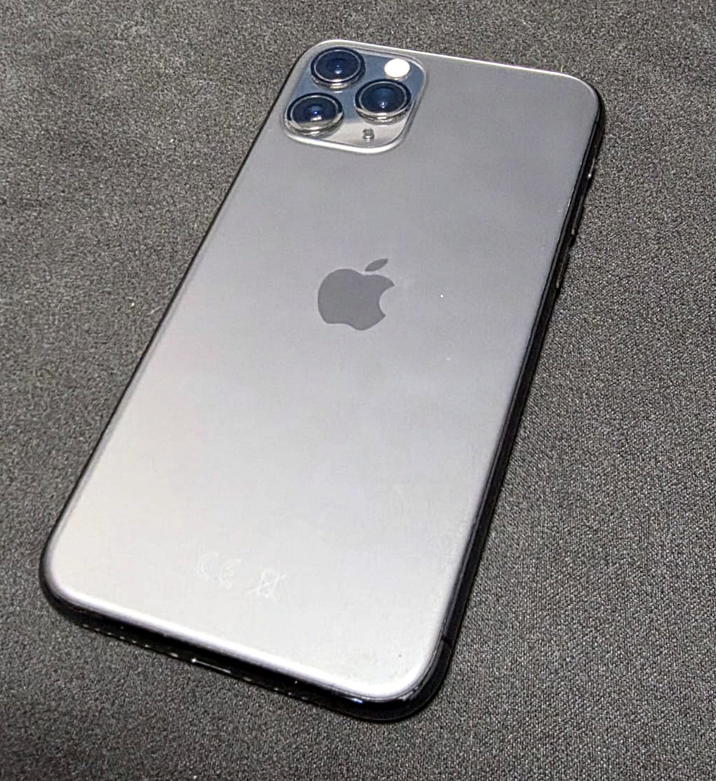 iPhone 11 Pro 64gb pěkný stav - 2