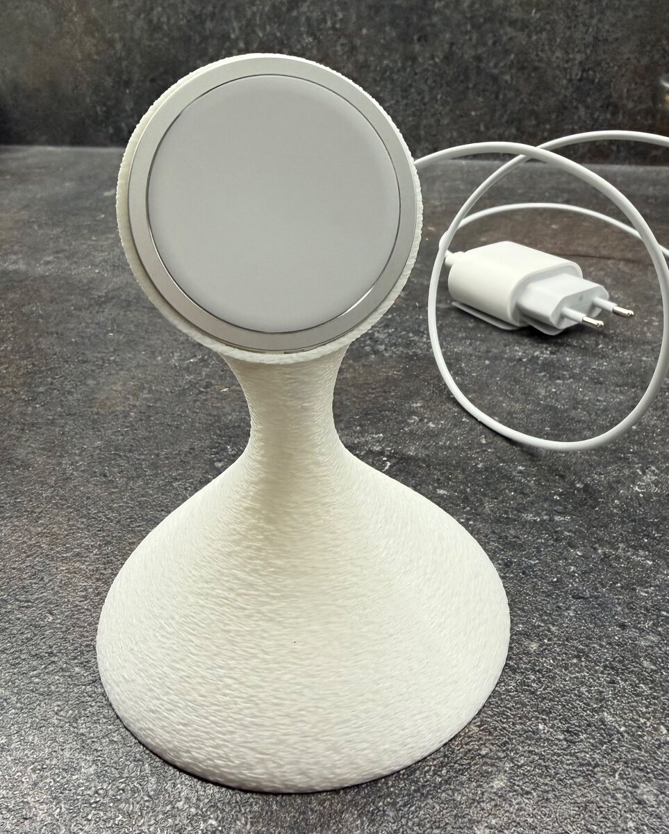 3D stojan pro iPhone s MagSafe – moderní design - 2