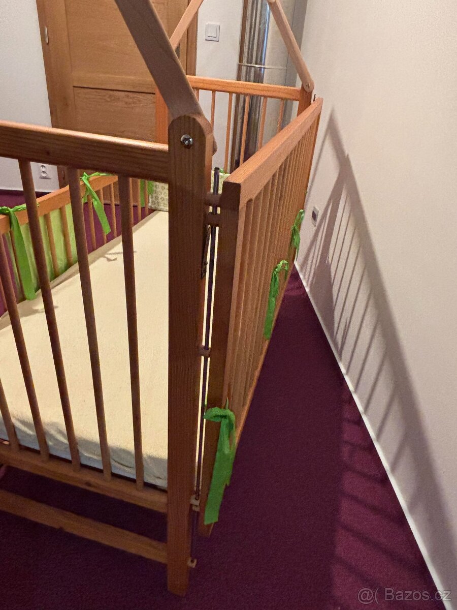 Dětská postýlka - domeček - 2