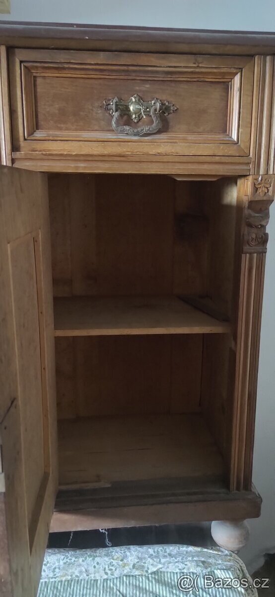 Skříně prvorepublikové - 2