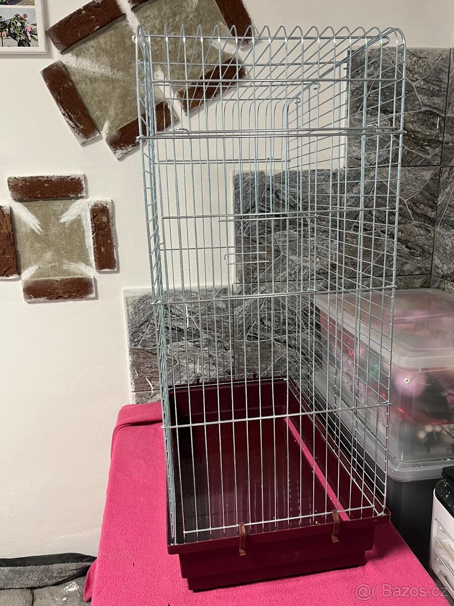 Velká klec pro papouška - 2