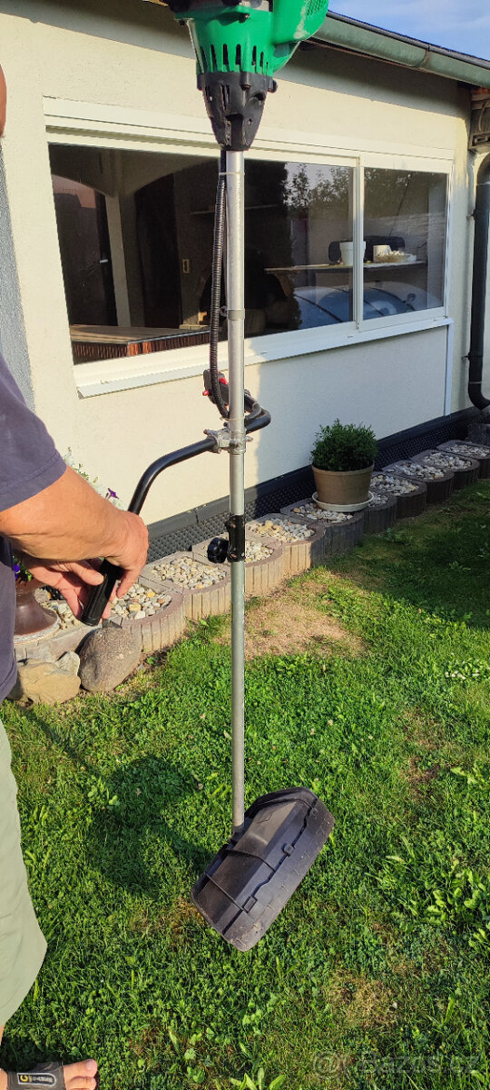 benzínový křovinořez - 2